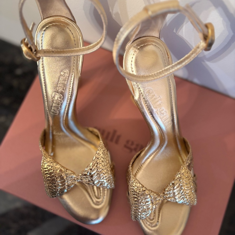 Cult Gaia Gold Textured Heels - Picture 5 of 6